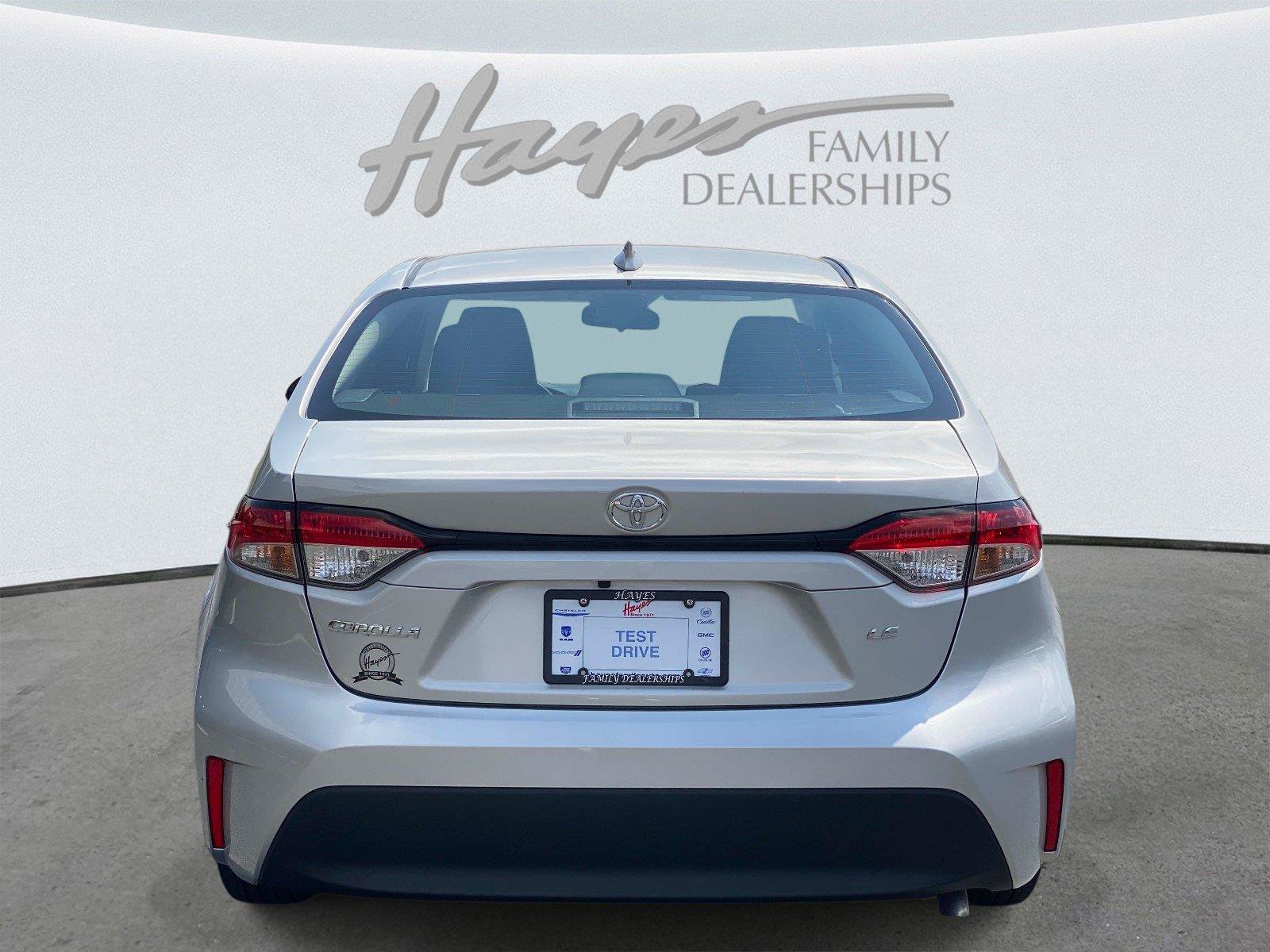 Used 2025 Toyota Corolla LE FWD image 4