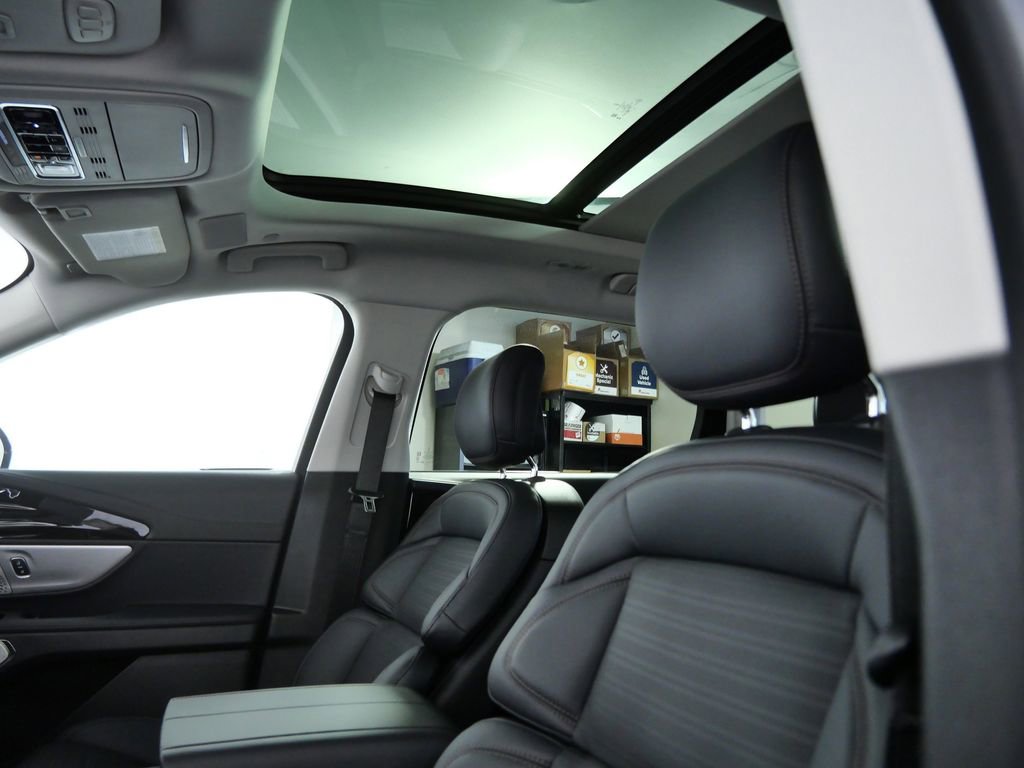 New 2026 Lincoln Nautilus Reserve image 18