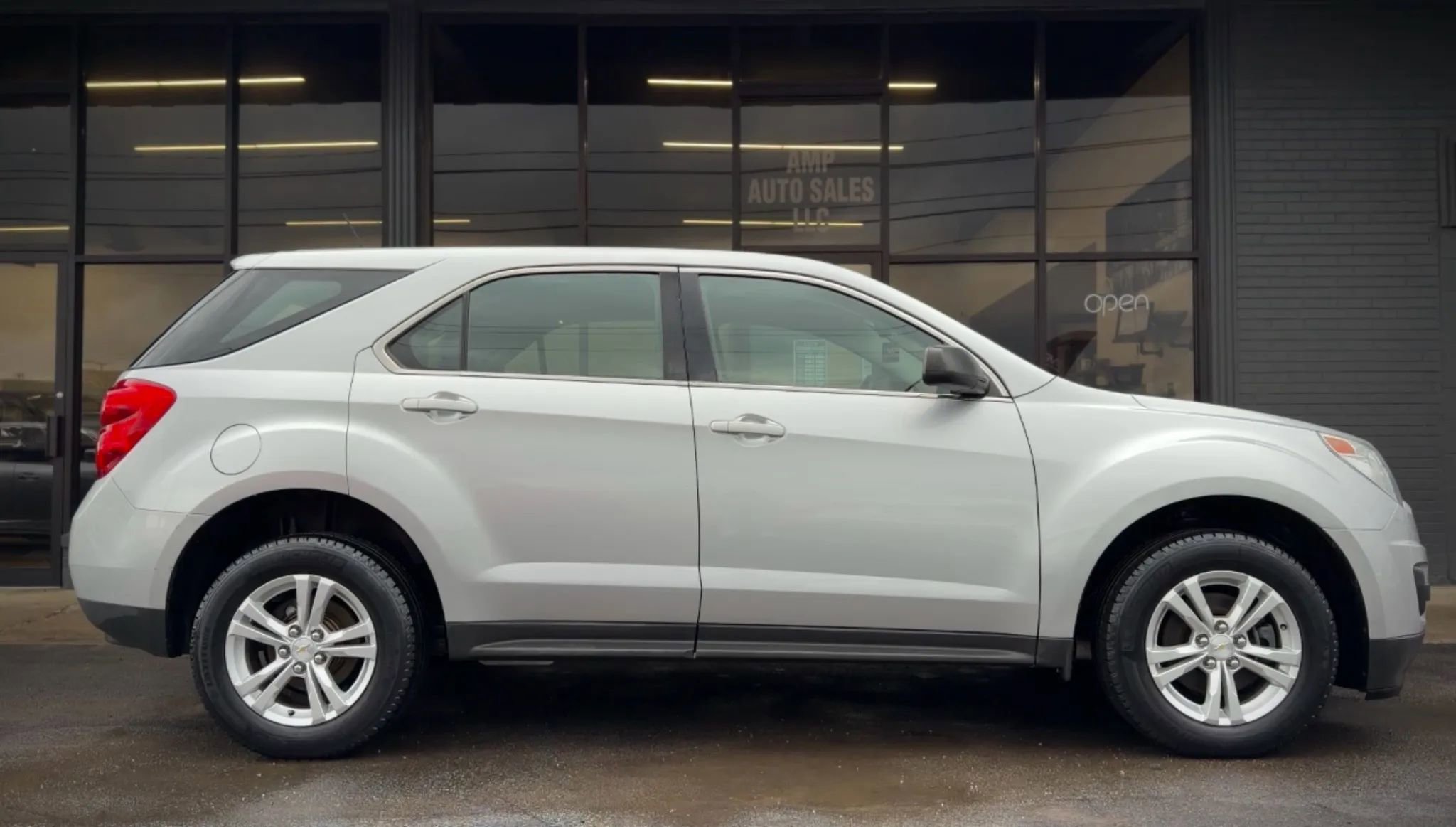 Used 2013 Chevrolet Equinox LS image 2