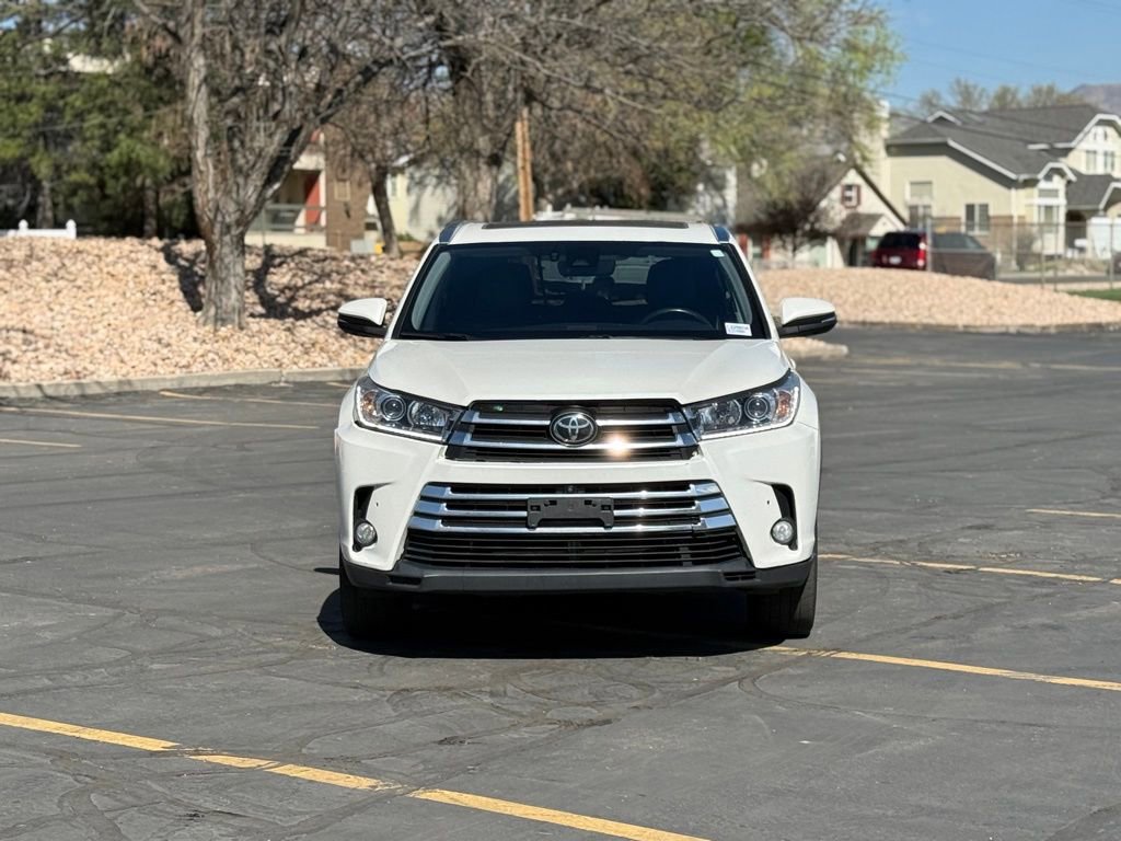 Used 2018 Toyota Highlander Limited Platinum image 2