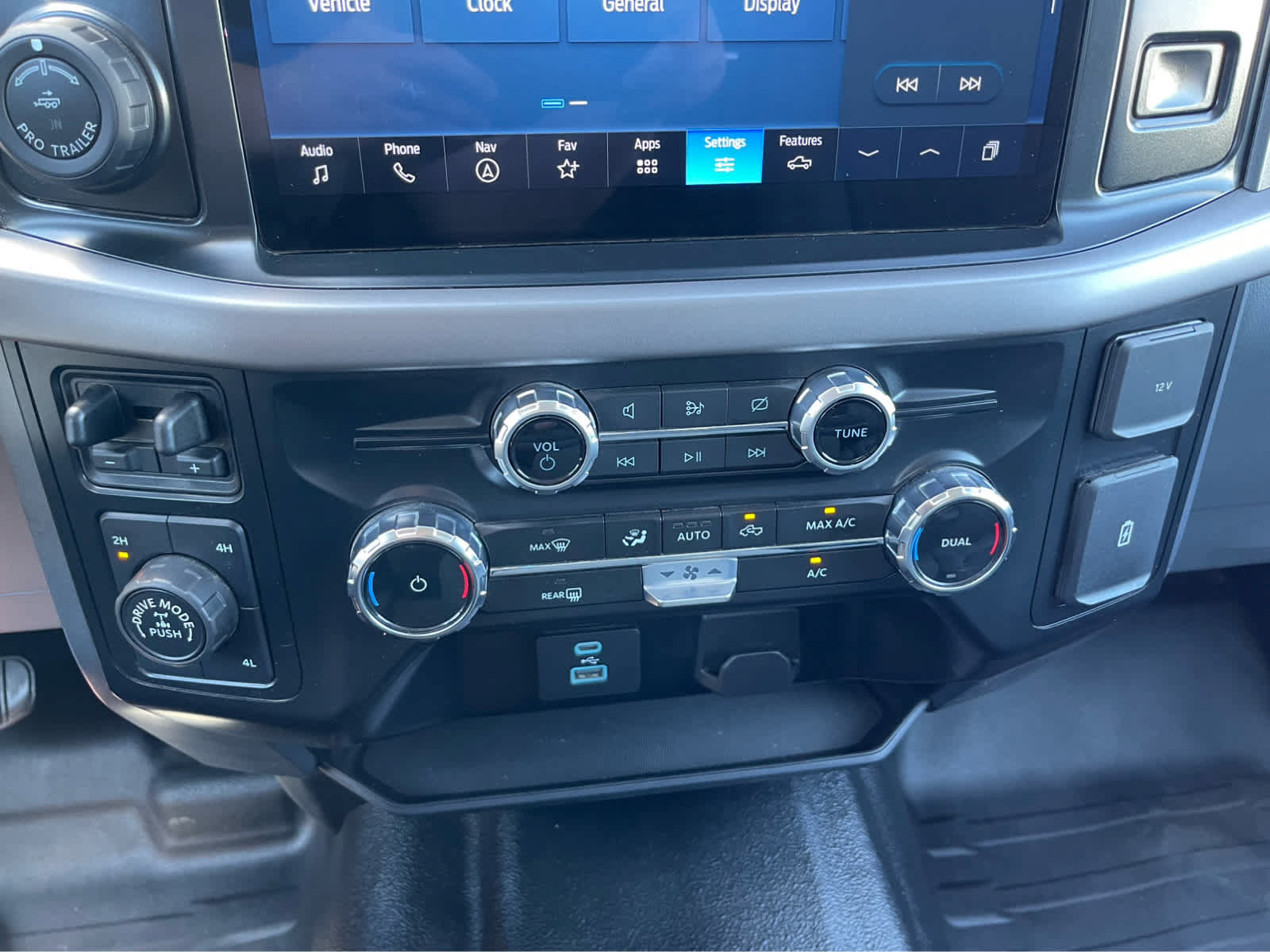 Used 2024 Ford F150 XLT w/ Tow/Haul Package AWD/4WD image 17