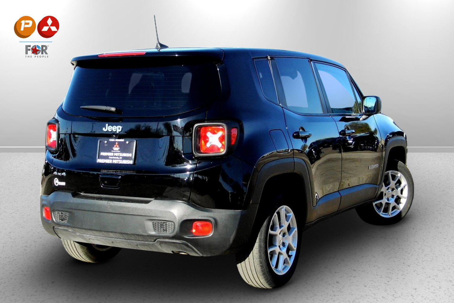 Used 2023 Jeep Renegade Latitude image 2