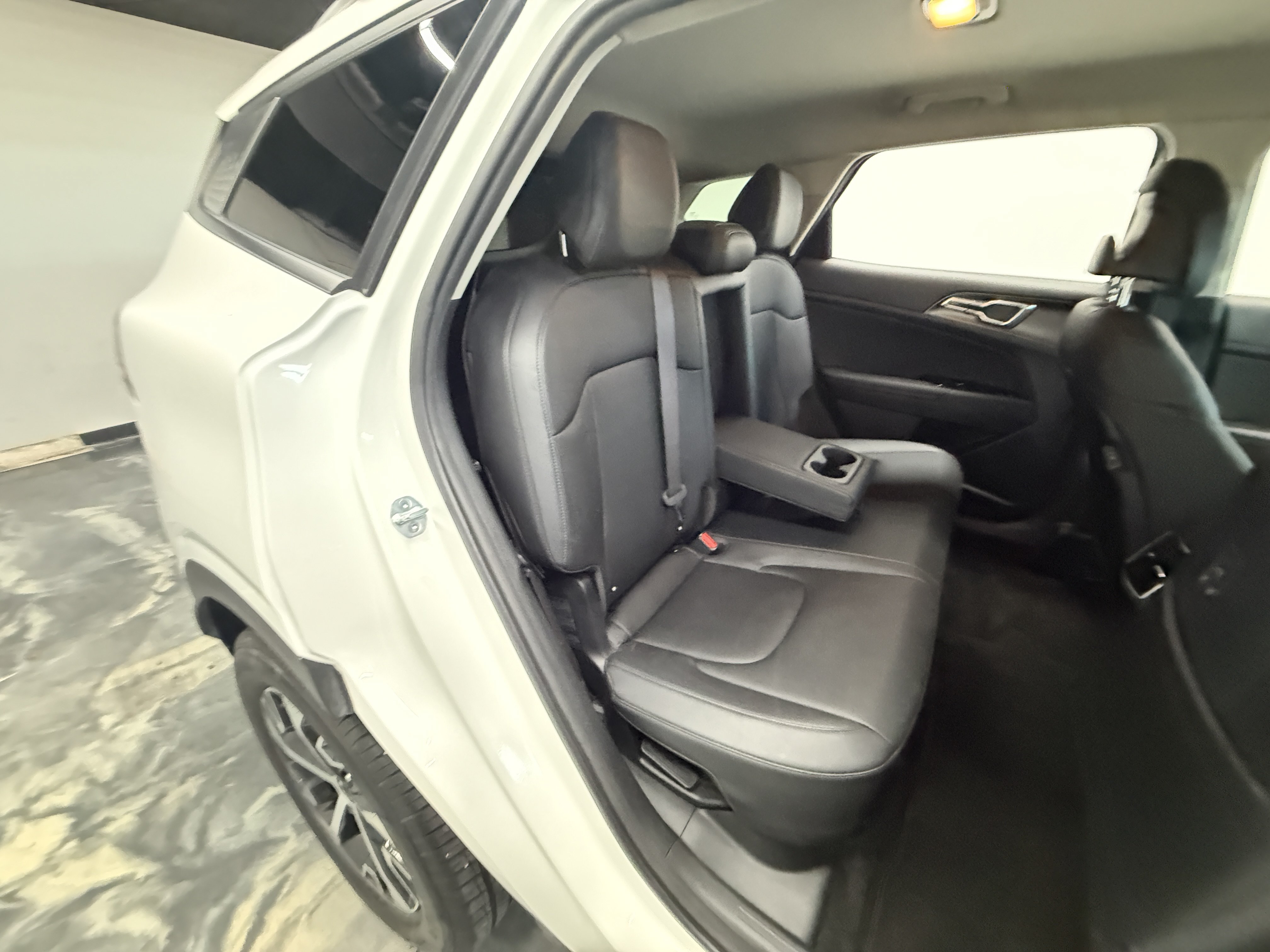 Used 2023 Kia Sportage EX AWD/4WD image 23