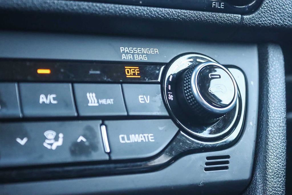 Used 2022 Kia Niro EX Premium image 32