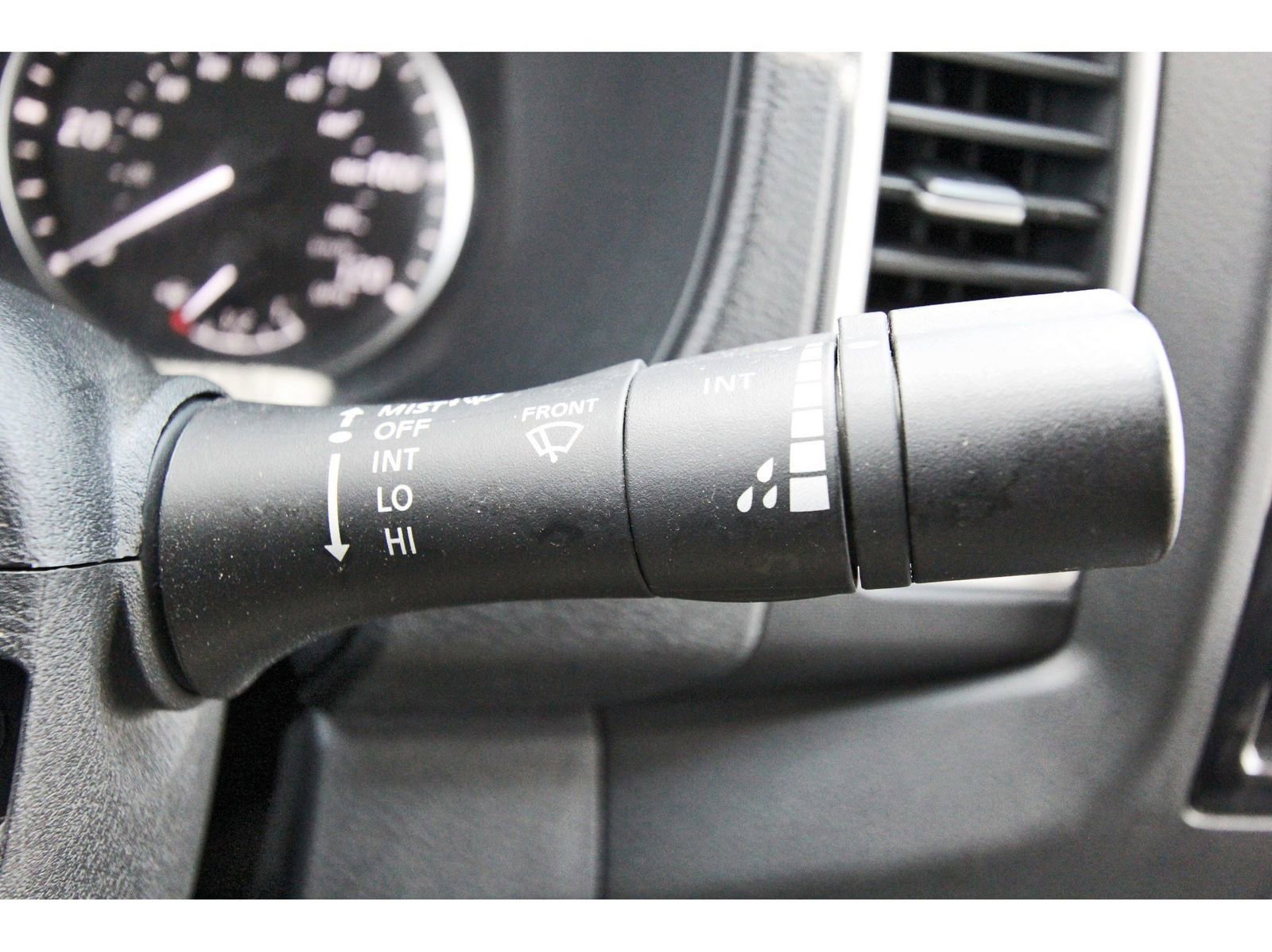 Used 2023 Nissan Frontier SV w/ Technology Package image 18