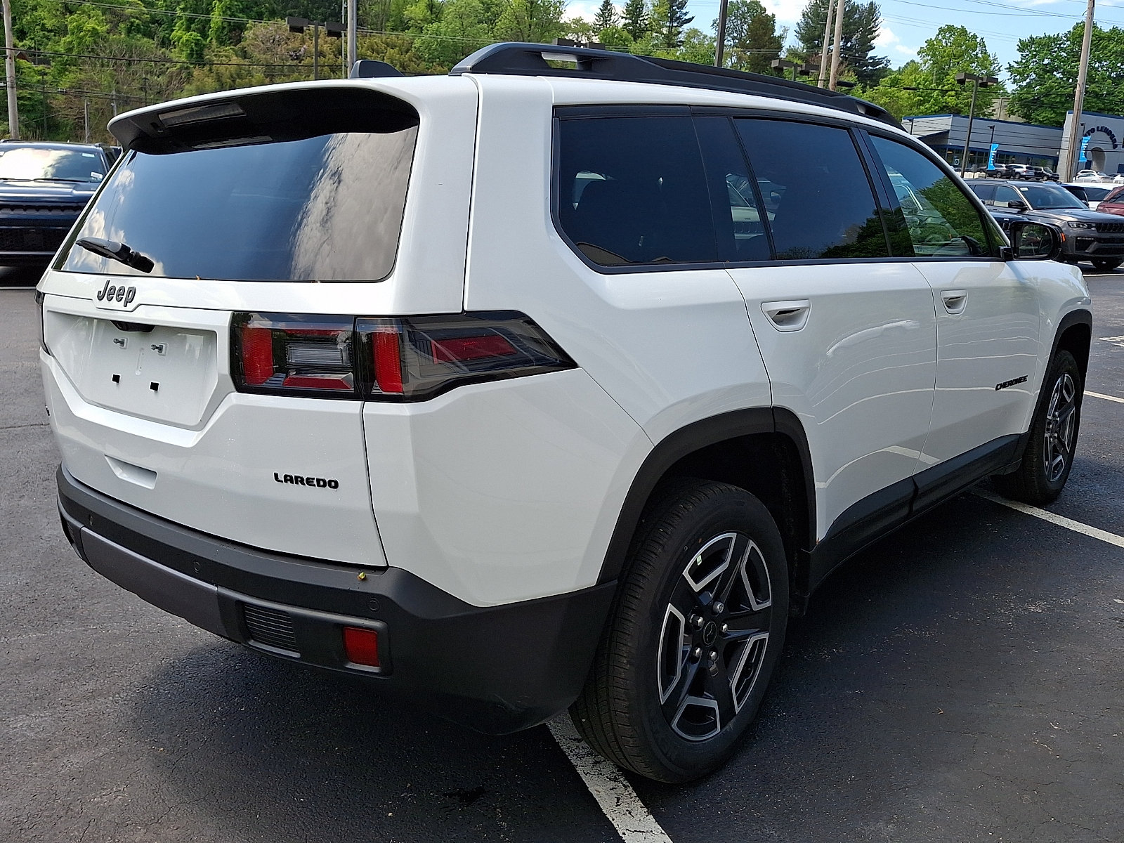 New 2026 Jeep Cherokee Laredo AWD/4WD image 3