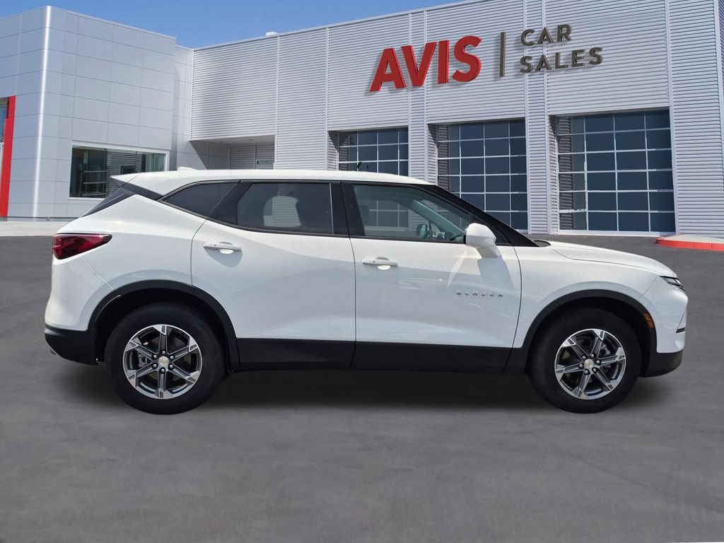Used 2025 Chevrolet Blazer LT AWD/4WD image 5