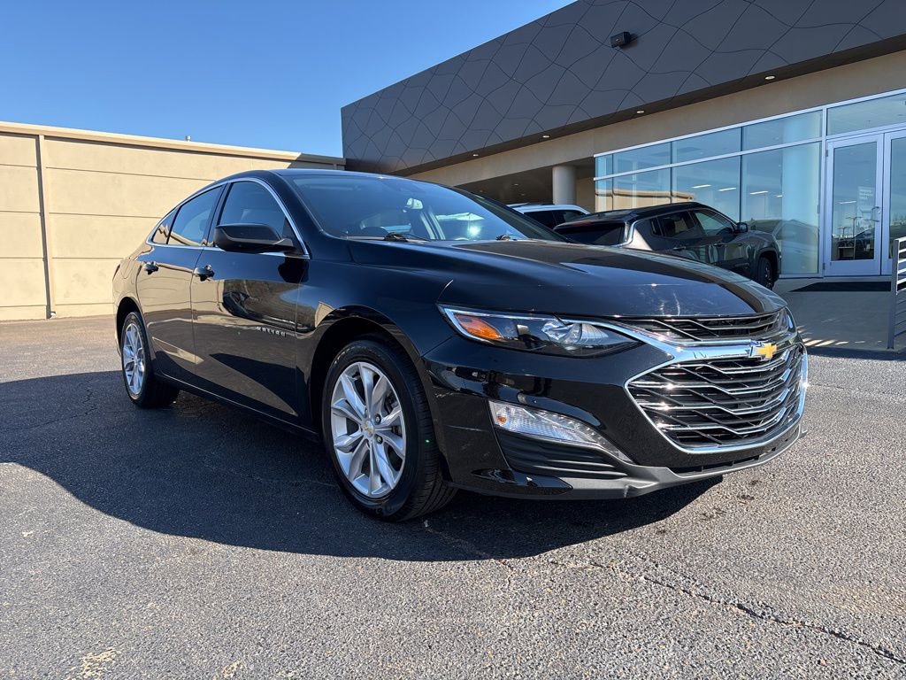 Used 2024 Chevrolet Malibu LT image 3