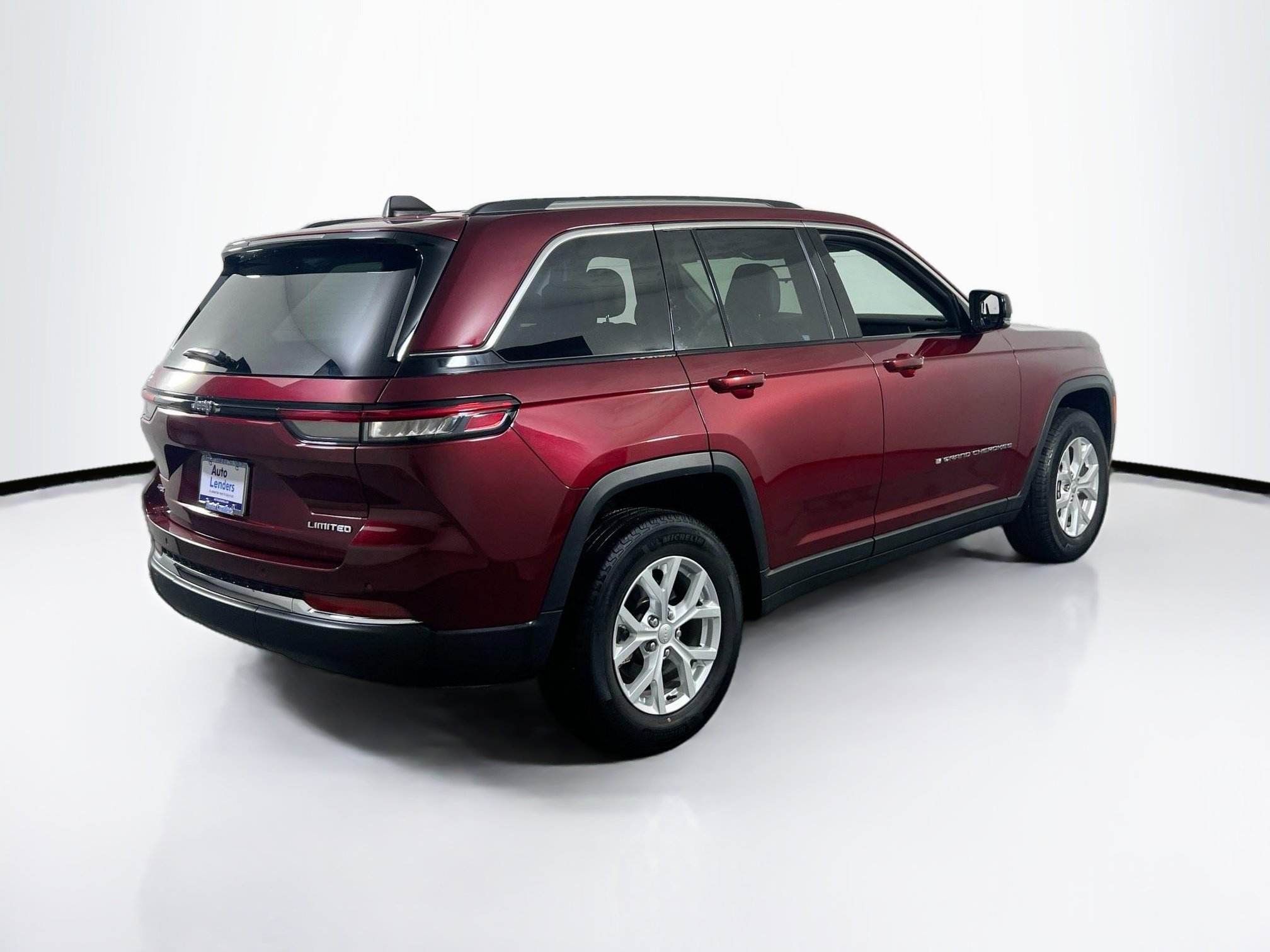Used 2023 Jeep Grand Cherokee Limited AWD/4WD image 5