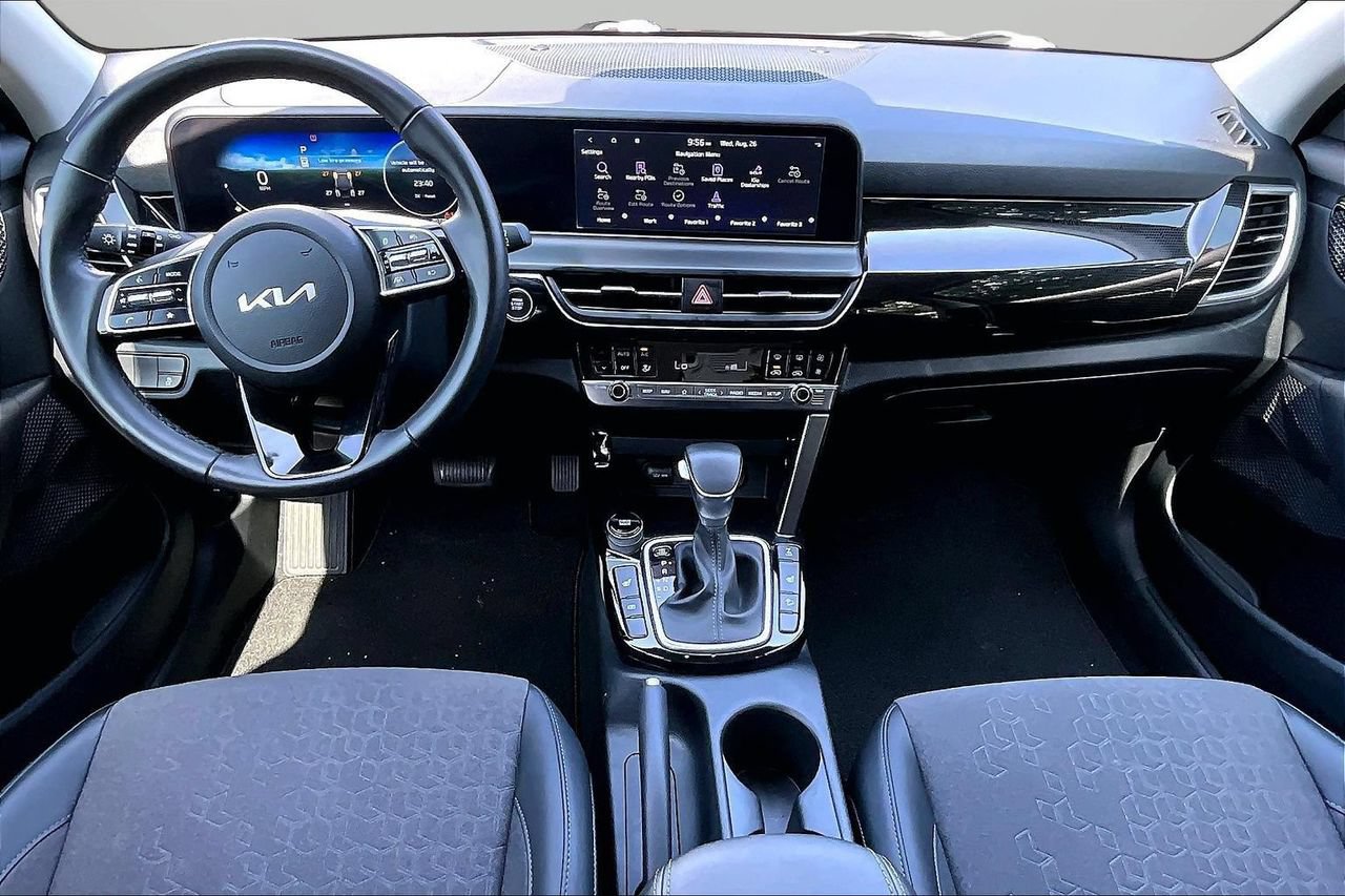 Used 2025 Kia Seltos X-Line AWD/4WD image 14