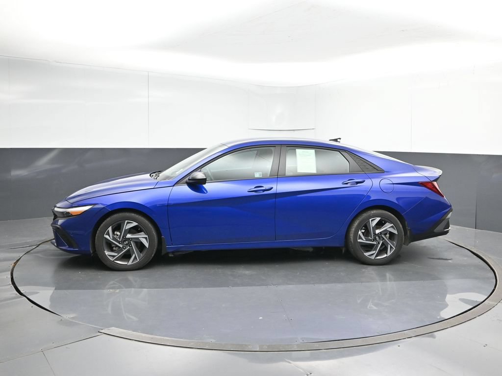 Certified 2025 Hyundai Elantra Sport FWD image 2