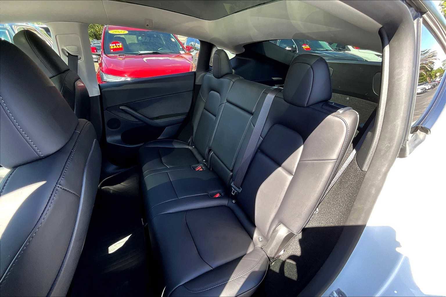 Used 2023 Tesla Model Y AWD image 25