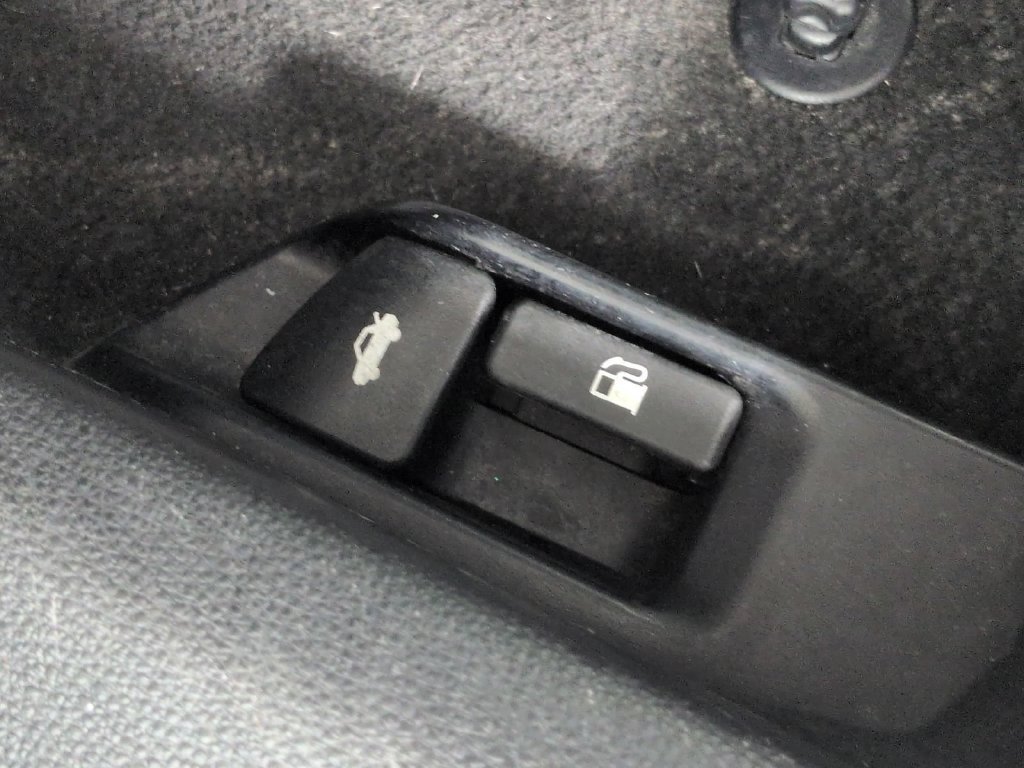 Used 2024 Toyota Corolla LE FWD image 17