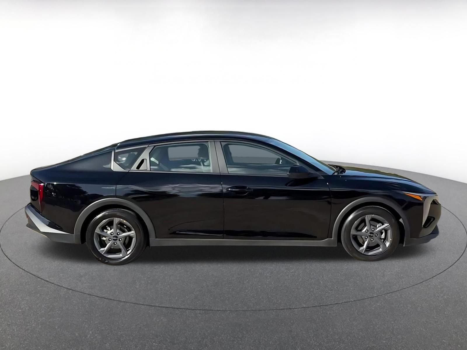 Used 2025 Kia K4 FWD image 16