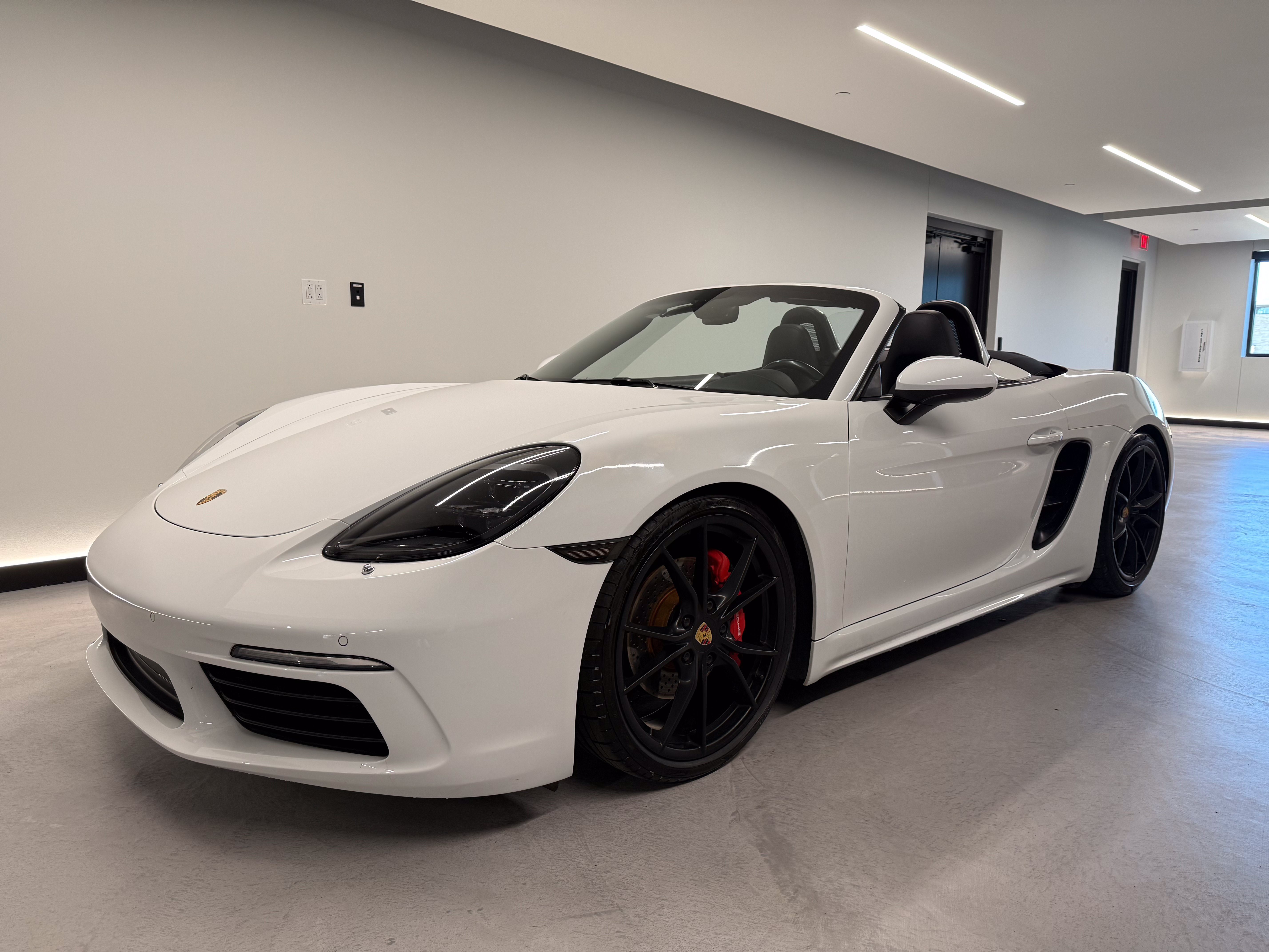 Used 2017 Porsche 718 Boxster S RWD image 9