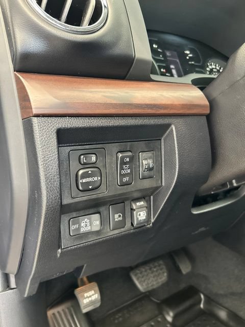 Used 2018 Toyota Tundra Limited w/ Limited Premium Package AWD/4WD image 9