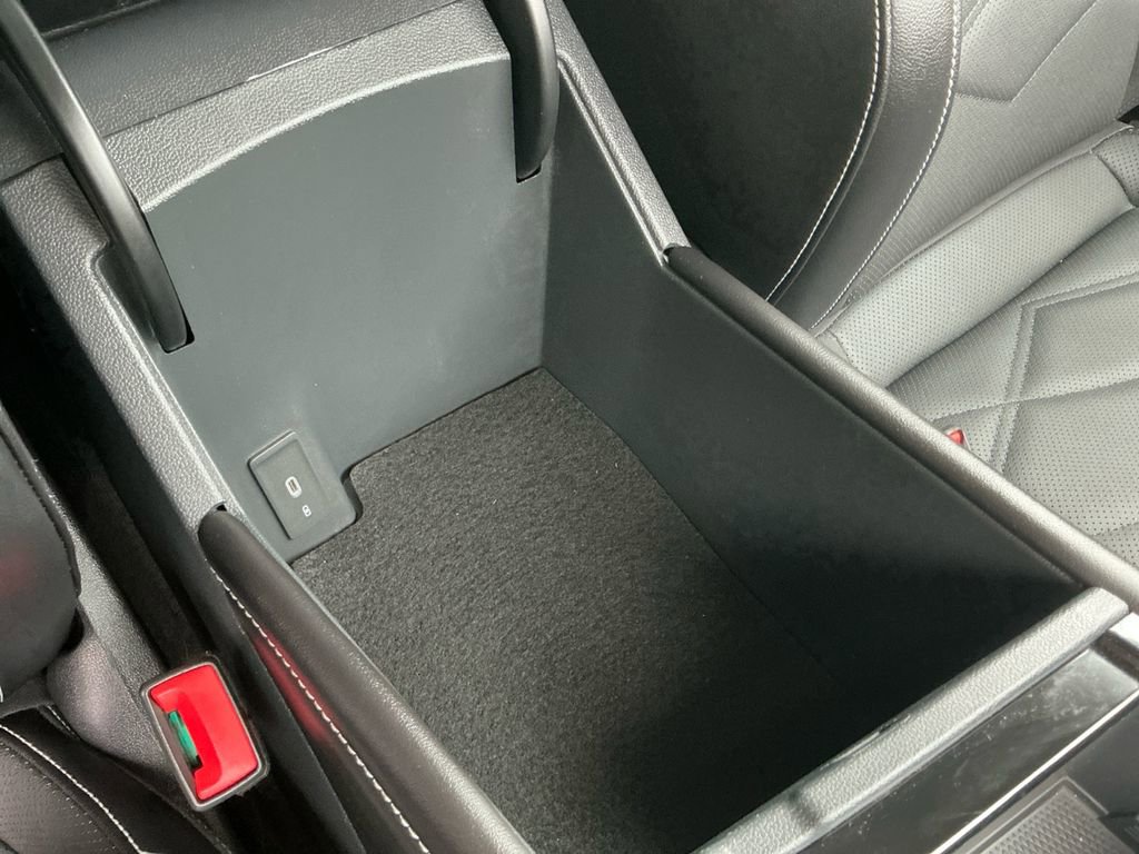 Used 2025 Volkswagen Atlas SE image 20