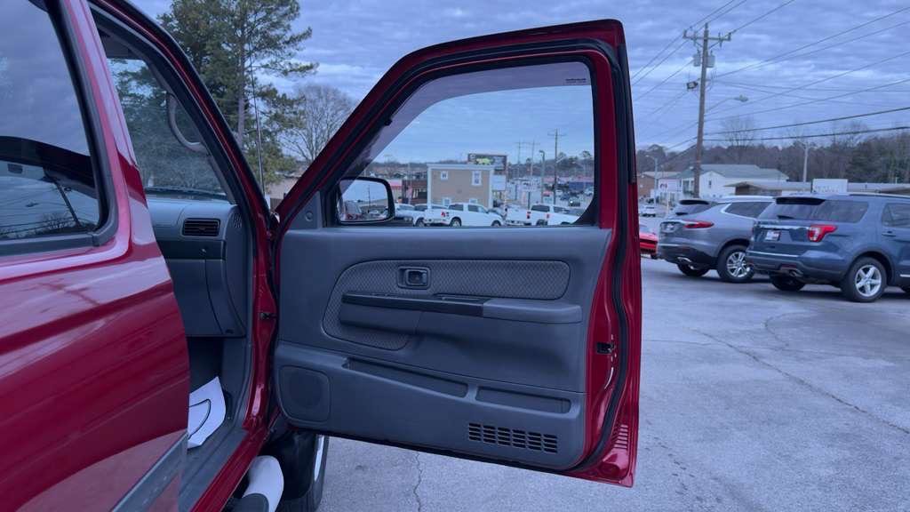 Used 2002 Nissan Xterra XE image 13
