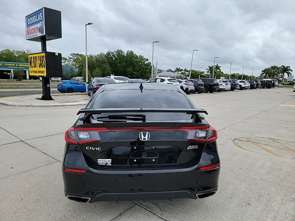 Used 2022 Honda Civic Sport Touring image 4