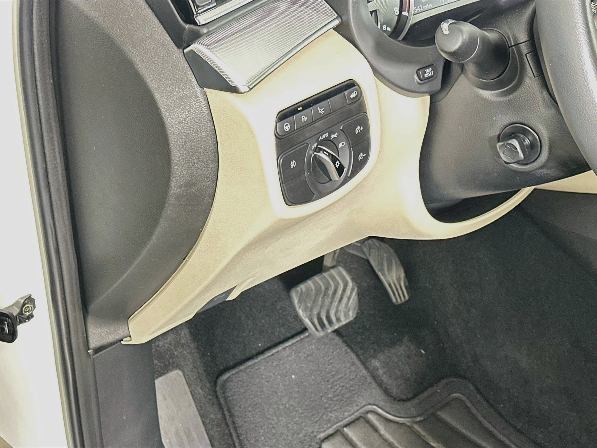 Used 2019 INFINITI QX50 Essential w/ Proactive Package FWD image 17