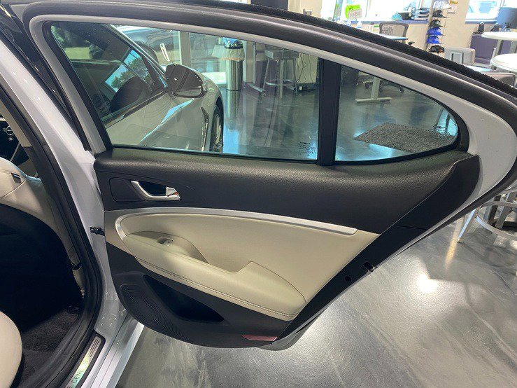 Used 2020 Genesis G70 2.0T image 18