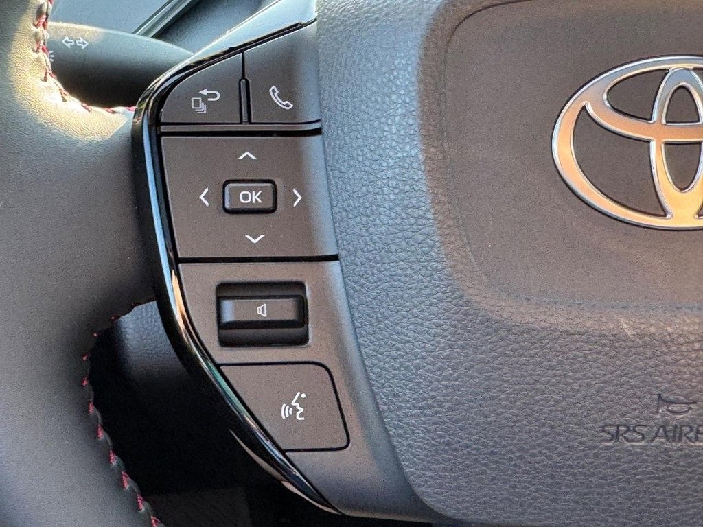 New 2025 Toyota Prius Plug-In Hybrid image 16