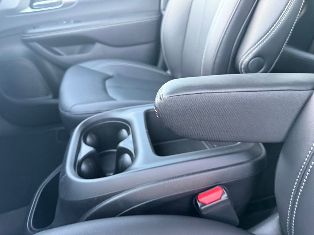New 2026 Chrysler Pacifica Select image 26