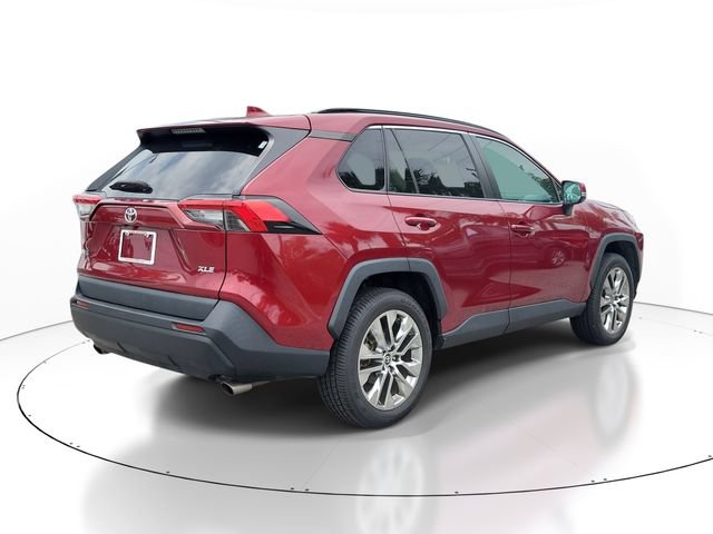 Used 2021 Toyota RAV4 XLE Premium FWD image 4