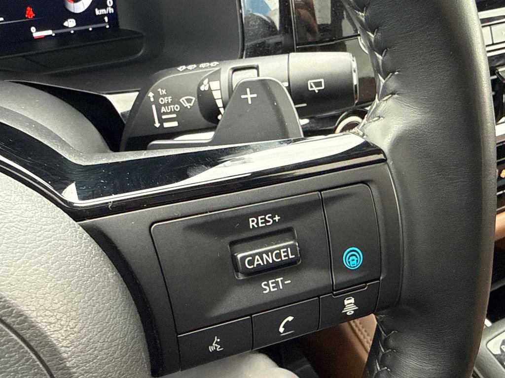 Used 2024 Nissan Pathfinder Platinum w/ Cargo Package image 26