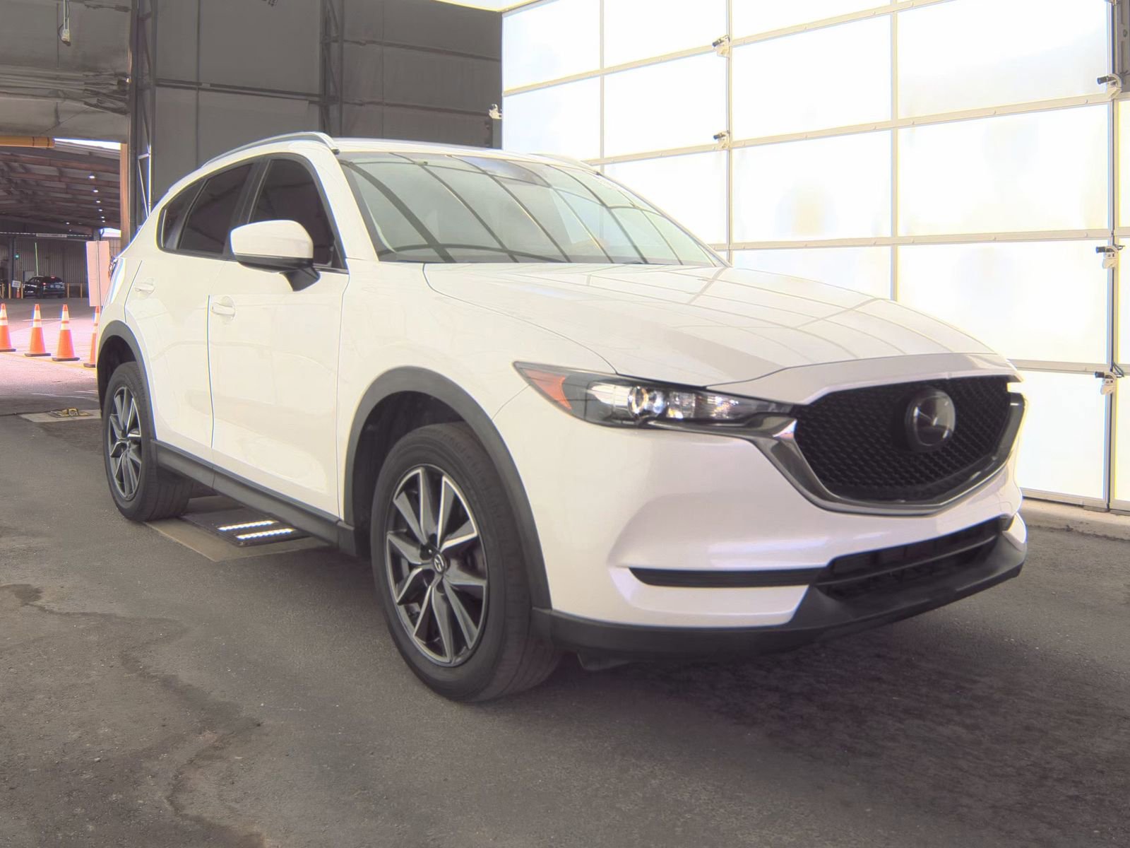 Used 2018 MAZDA CX-5 Touring FWD image 4