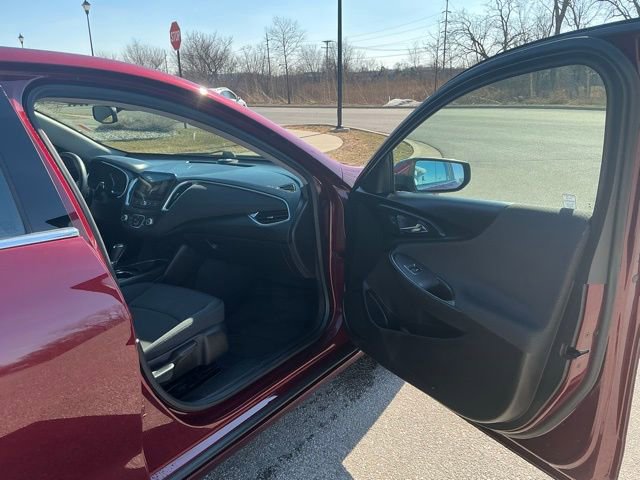 Used 2016 Chevrolet Malibu LT image 17