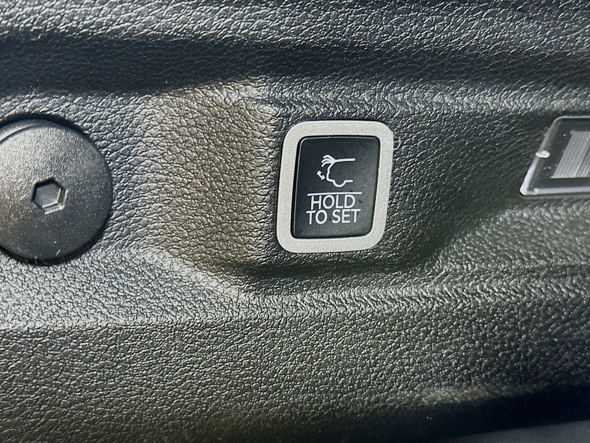 Used 2021 Jeep Grand Cherokee L Laredo image 31