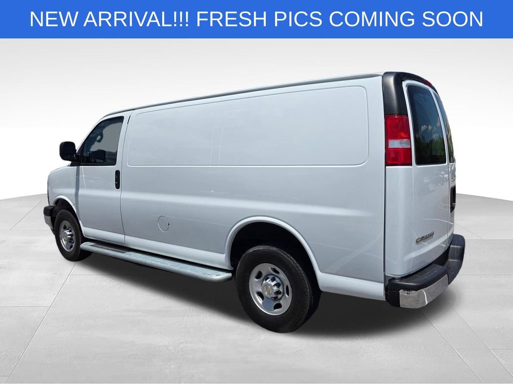 Used 2024 Chevrolet Express 2500 w/ Driver Convenience Package RWD image 5