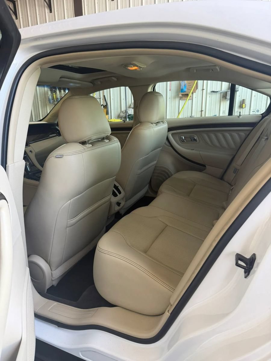 Used 2013 Ford Taurus Limited FWD image 6
