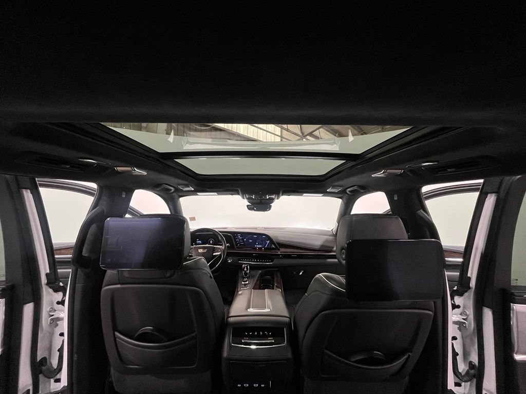 Used 2022 Cadillac Escalade Sport Platinum w/ Heavy-Duty Trailer Package AWD/4WD image 28