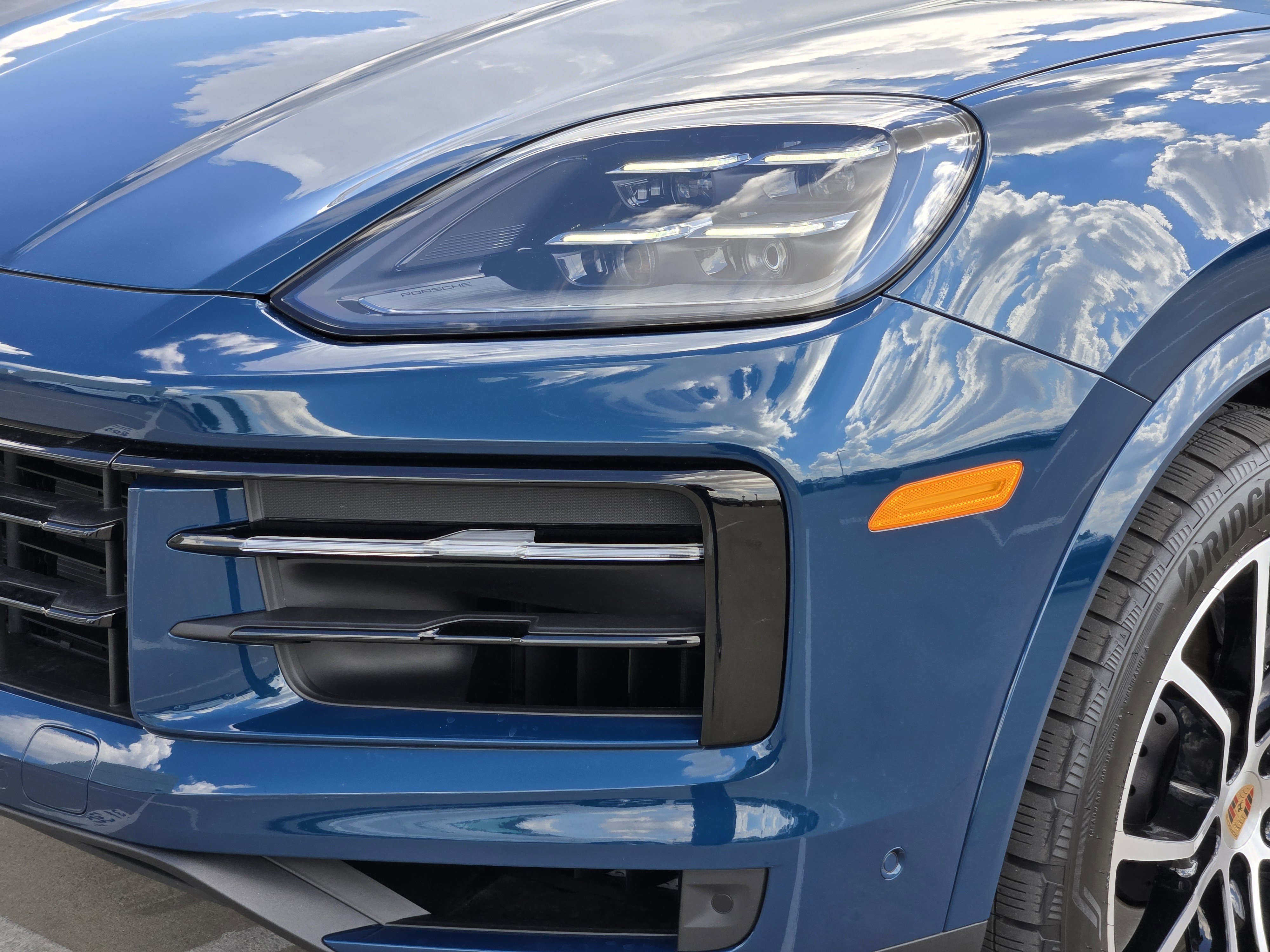 Certified 2025 Porsche Cayenne image 11