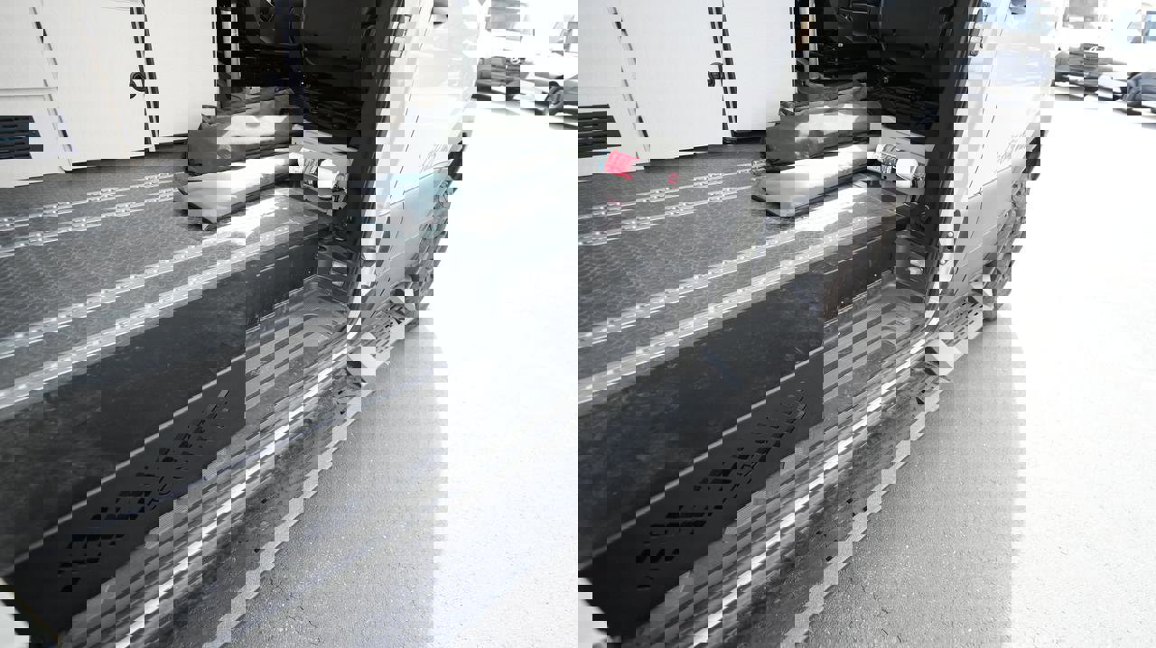 Used 2022 Mercedes-Benz Sprinter 144 Cargo image 36