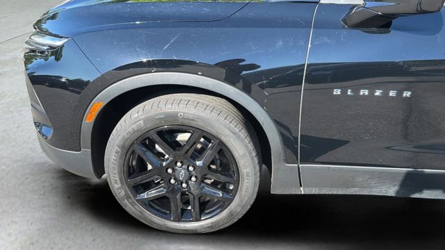 Used 2023 Chevrolet Blazer LT w/ Driver Confidence Package FWD image 33