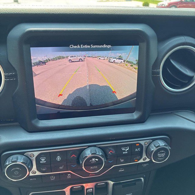 Used 2023 Jeep Wrangler Unlimited Sahara w/ Cold Weather Group AWD/4WD image 14