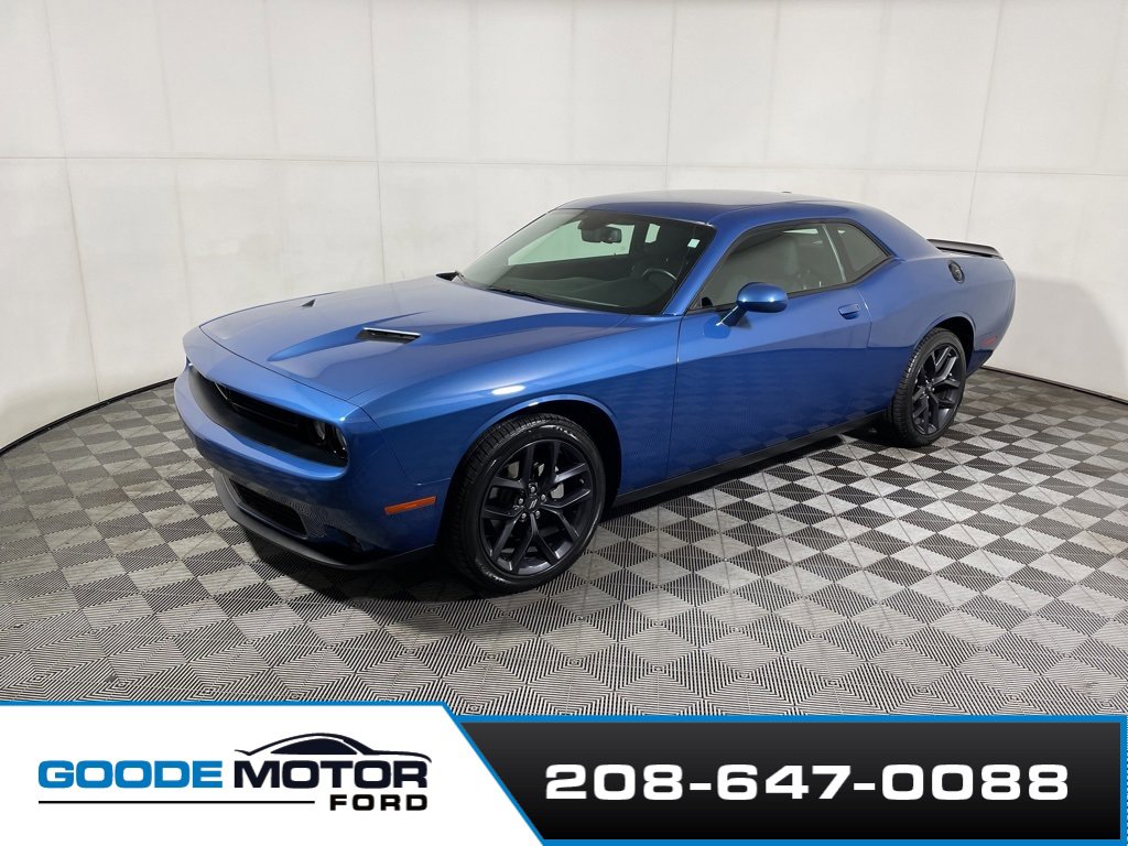 Used 2023 Dodge Challenger SXT w/ Blacktop Package image 4
