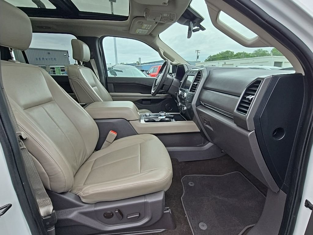 Used 2020 Ford Expedition XLT w/ Equipment Group 202A AWD/4WD image 50