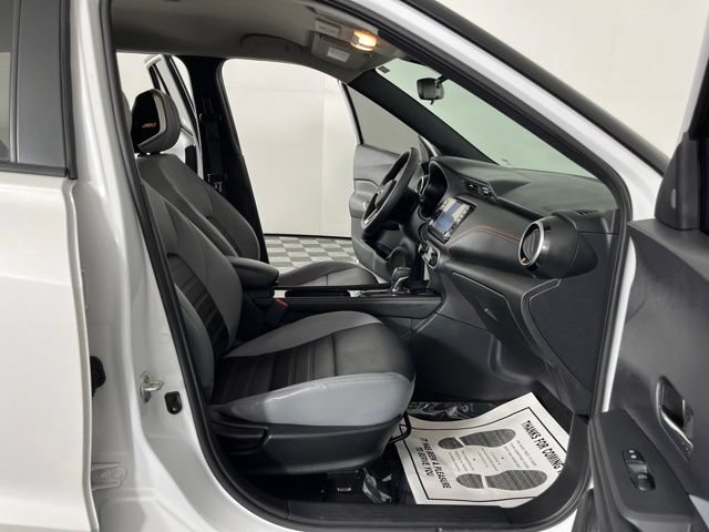 Used 2024 Nissan Kicks SR w/ SR Premium Package FWD image 39