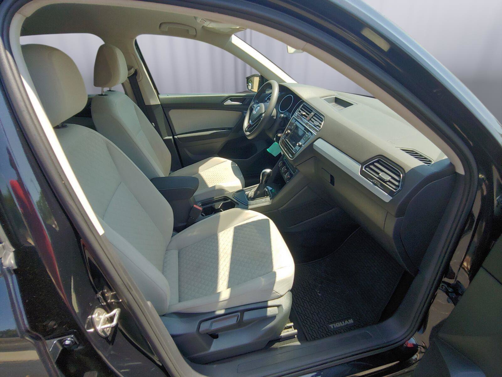 Used 2021 Volkswagen Tiguan S FWD image 15