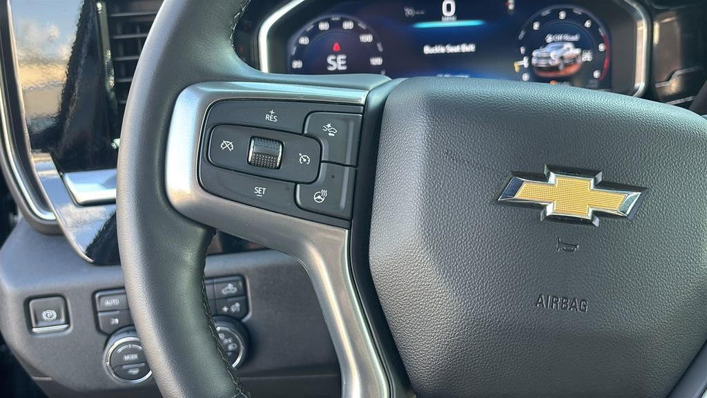Used 2025 Chevrolet Silverado 3500 LTZ image 17