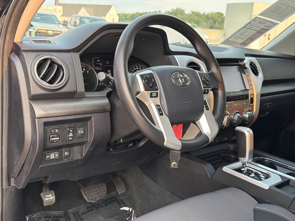 Used 2020 Toyota Tundra SR5 w/ SR5 Convenience Package AWD/4WD image 19