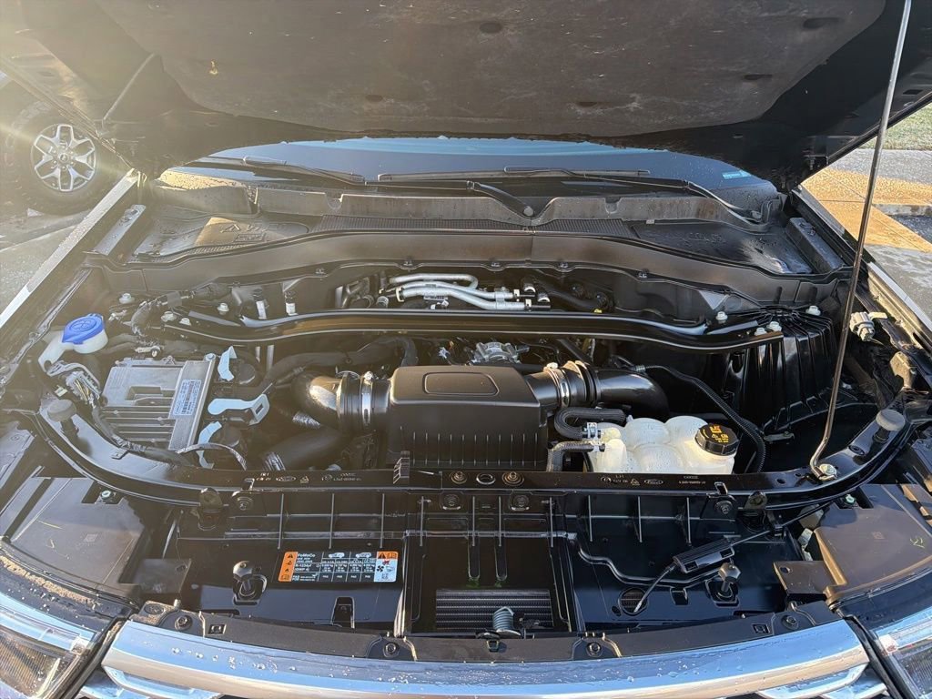 Certified 2023 Ford Explorer Platinum w/ Technology Package image 28