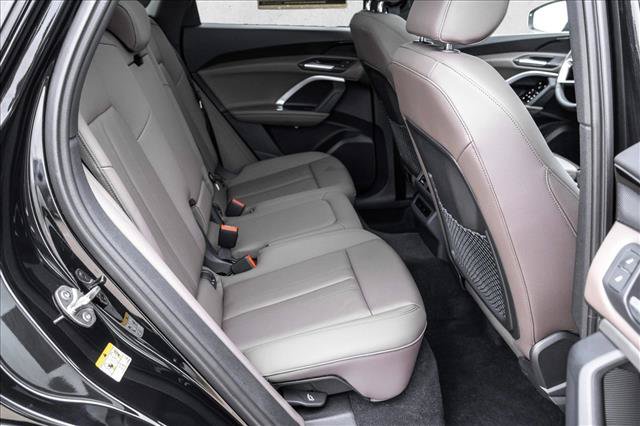 Used 2025 Audi Q5 Premium w/ Convenience Package AWD/4WD image 24