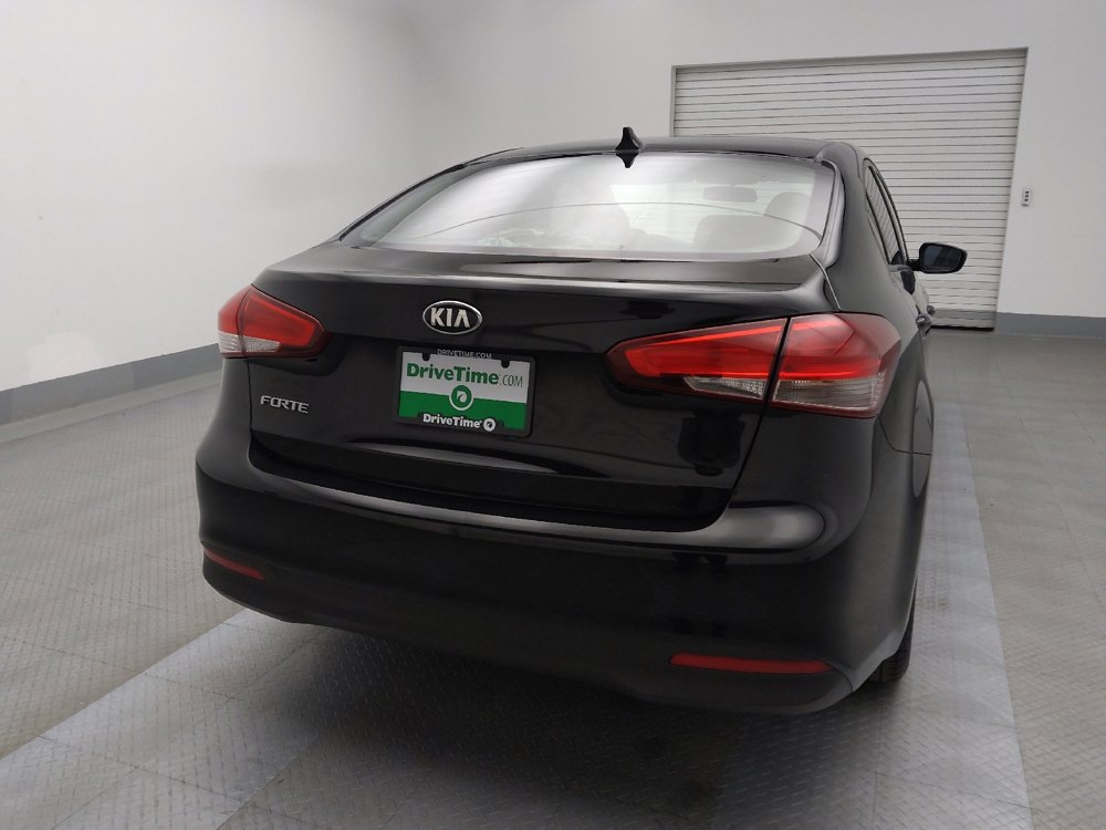 Used 2017 Kia Forte LX image 7