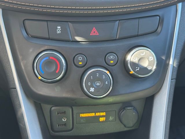 Used 2021 Chevrolet Trax LT w/ Redline Edition image 17