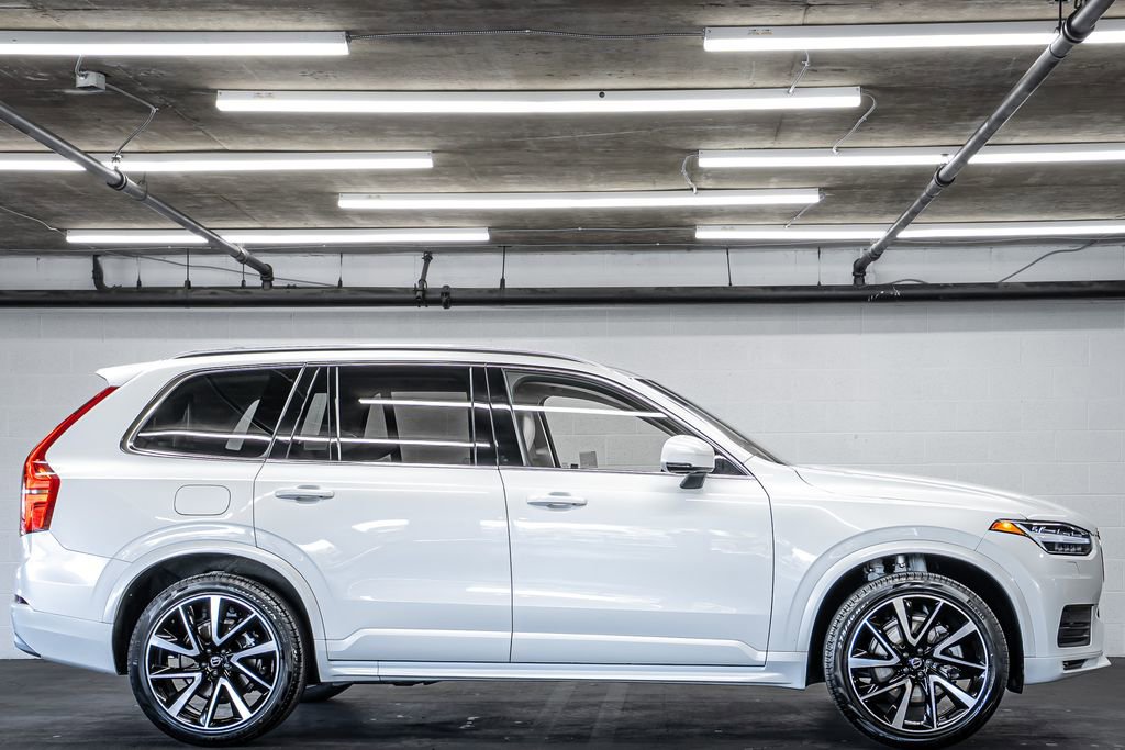 Used 2022 Volvo XC90 T6 Momentum w/ Advanced Package image 6